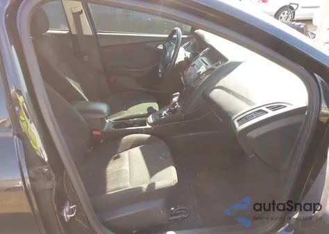 2015 Ford Focus Se z USA, uszkodzony, nr VIN 1FADP3K26FL320689